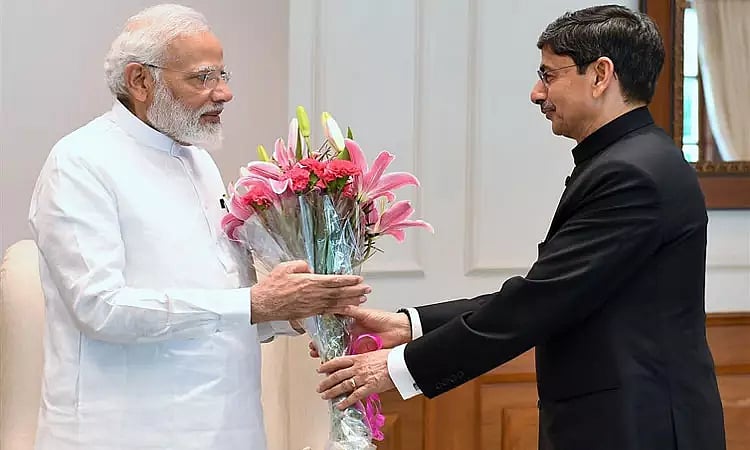 'எல்லை தாண்டி மூக்கை நுழைக்க வேண்டாம்'..  ஆளுநருக்கு எச்சரிக்கையல்ல நிலைமை விளக்கம்: சிலந்தி!