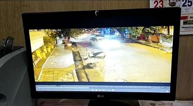 அதிவேகத்தில் ஆட்டோவை அடித்து தூக்கிய சொகுசு கார் : சுற்றுலா வந்த இடத்தில் நடந்த விபரீதம் - ஒருவர் பலி!