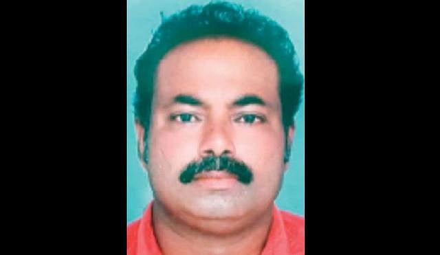 வீட்டை ஜப்தி செய்ய வந்த வங்கி அதிகாரிகளை கெஞ்ச வைத்த நபர்.. லாட்டரியால் அடித்த அதிர்ஷ்டம் ! நடந்தது என்ன?
