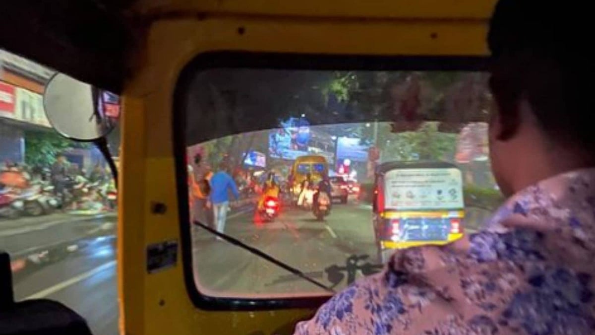 பென்ஸ் CEO-வாகவே இருந்தாலும் எங்க ஊரில் இப்படிதான் போகணும் -இணையத்தில் வைரலாக ட்வீட் !