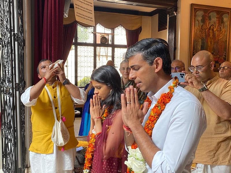 பாகிஸ்தான் பூர்விகம்- கர்நாடக மருமகன்.. இங்கிலாந்தின் பிரதமராக பதவியேற்கும் ரிஷி சுனக்கின் பின்னணி என்ன?