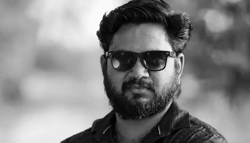 அதிகாலையில் கோயில் குளத்தில் குளிக்க சென்ற நடிகருக்கு நேர்ந்த பரிதாபம்.. சோகத்தில் மூழ்கிய திரையுலகம் !