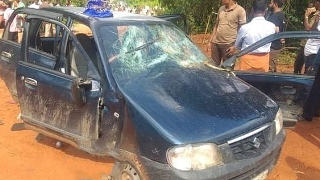 கம்பளி விற்பதுபோல் கைவரிசை.. பெண்ணிடம் செயின் பறித்துவிட்டு தப்பியபோது விபத்தில் சிக்கிய கொள்ளையர்கள்!