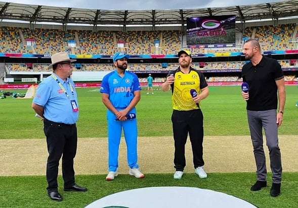 திக்திக் கடைசி ஓவர்.. 4 விக்கெட்: ஆட்டத்தின் போக்கையே மாற்றிக் காட்டிய இந்திய வீரர் முகமது ஷமி! 