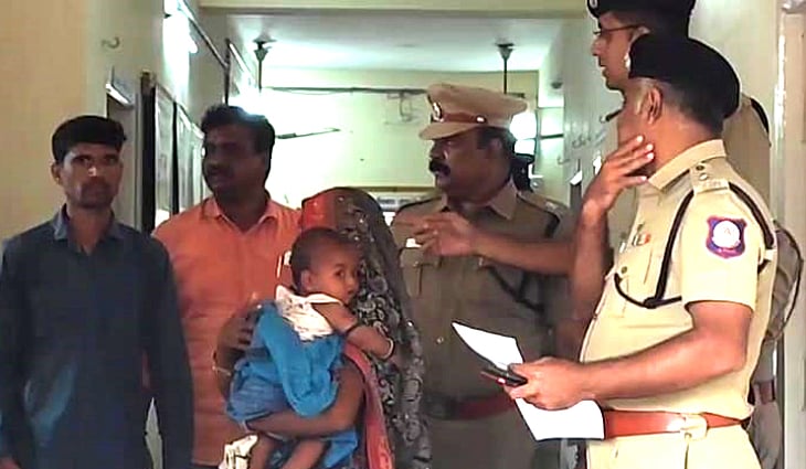 பேருந்து நிலையத்தில் காணாமல் போன வட மாநில பெண்ணின் கை குழந்தை.. 5 மணி நேரத்தில் மீட்ட தமிழக போலிஸ் !