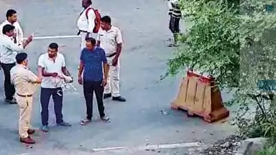 பாலியல் வன்கொடுமை செய்யப்பட்டு கொலை.. சூட்கேஸில் கிடந்த சடலம்.. டெல்லியில் அதிர்ச்சி !