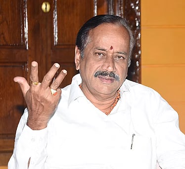 வசமாக சிக்க வைத்த ஒரு ட்வீட்.. விலங்குகள் நல வாரியம் விசாரணை நடத்த உத்தரவு: பீதியில் எச்.ராஜா!