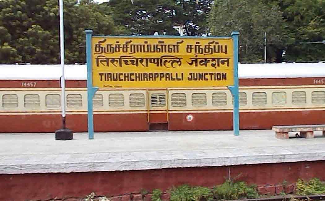 நகையை பாலிஷ் போடக் கொடுத்த பெண்களுக்கு காத்திருந்த அதிர்ச்சி.. கைவரிசை காட்ட முயன்ற வடமாநில கும்பல்!