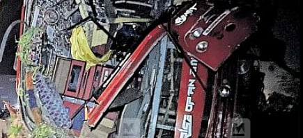 கேரளாவில் கோர விபத்து.. KSRTC பேருந்து மீது மோதிய சுற்றுலா பேருந்து.. 5 பள்ளி மாணவர்கள் உட்பட 9 பேர் பலி!