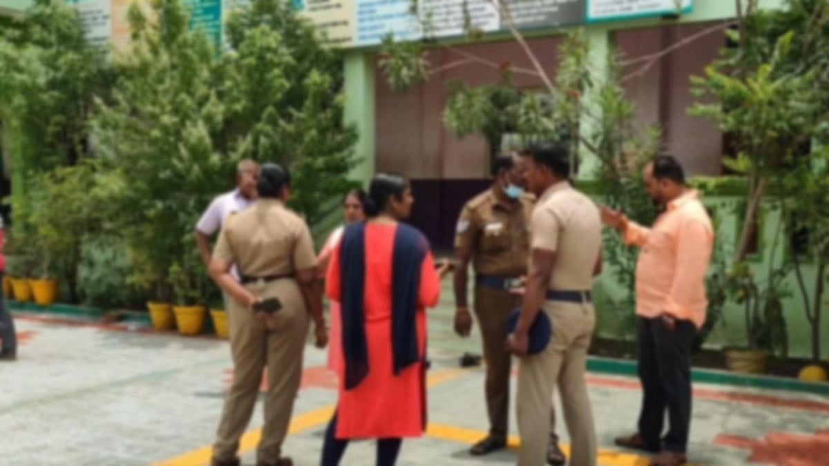 டிப்டாப் உடை.. ஆண்போல வேடமிட்டு குட்கா கடத்திய இளம் பெண் - சினிமா பாணியில் மடக்கி பிடித்த போலிஸ்!