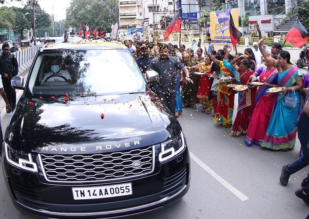 தி.மு.க பொதுக்குழுக் கூட்டம்.. தலைவராக மு.க.ஸ்டாலின் தேர்வு: புகைப்படத் தொகுப்பு இங்கே!
