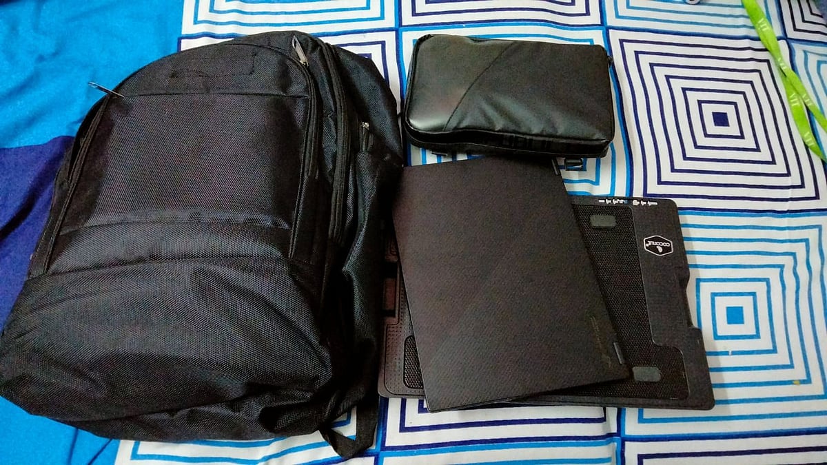 ரயிலில் தவறவிட்ட மாணவியின் லேப்டாப்.. 4 மணி நேரத்திலேயே மீட்டு ஒப்படைத்த ரயில்வே  போலிஸ்!