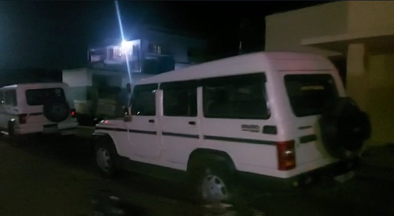 “பணத்தை கம்மி பண்ண முடியாது”: லஞ்சம் வாங்கிய அதிமுக நிர்வாகி கைது - ஸ்கெட்ச் போட்டு தூக்கிய போலிஸ்!