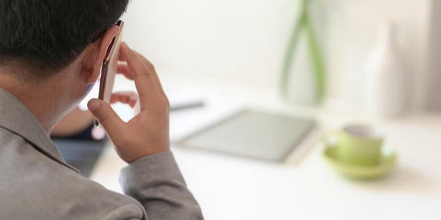 இனி போன் வந்தால் 'ஹலோ' என்று கூறக்கூடாது..'வந்தே மாதரம்' என்றுதான் கூறவேண்டும் -மஹாராஷ்டிர அரசு உத்தரவு !