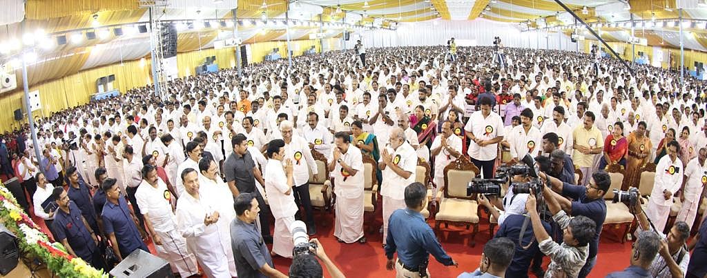 தி.மு.க பொதுக்குழுக் கூட்டம்.. தலைவராக மு.க.ஸ்டாலின் தேர்வு: புகைப்படத் தொகுப்பு இங்கே!