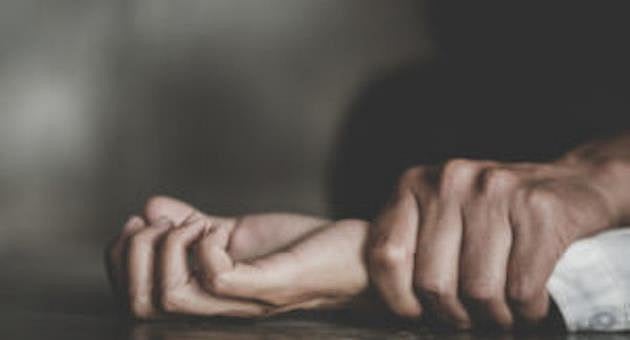 உ.பி :கல்லூரி மாணவியை பாலியல் வன்கொடுமை செய்த இளைஞர்.. பெண்ணின் தங்கை வந்ததால் தப்பிய உயிர் ! 