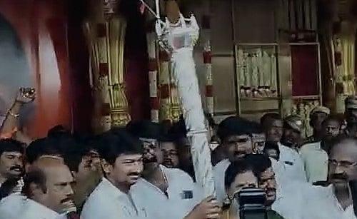 பெரியார்- அண்ணா- கலைஞராக மூத்த நிர்வாகிகளை பார்க்கிறேன்: கள்ளக்குறிச்சியில் உதயநிதி ஸ்டாலின் நெகிழ்ச்சி!