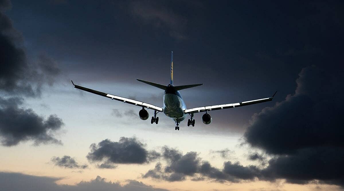 இந்திய வான்எல்லையில் விமானத்துக்கு வெடிகுண்டு மிரட்டல்.. துரிதமாக செயல்பட்ட இந்திய விமானப்படை ! 