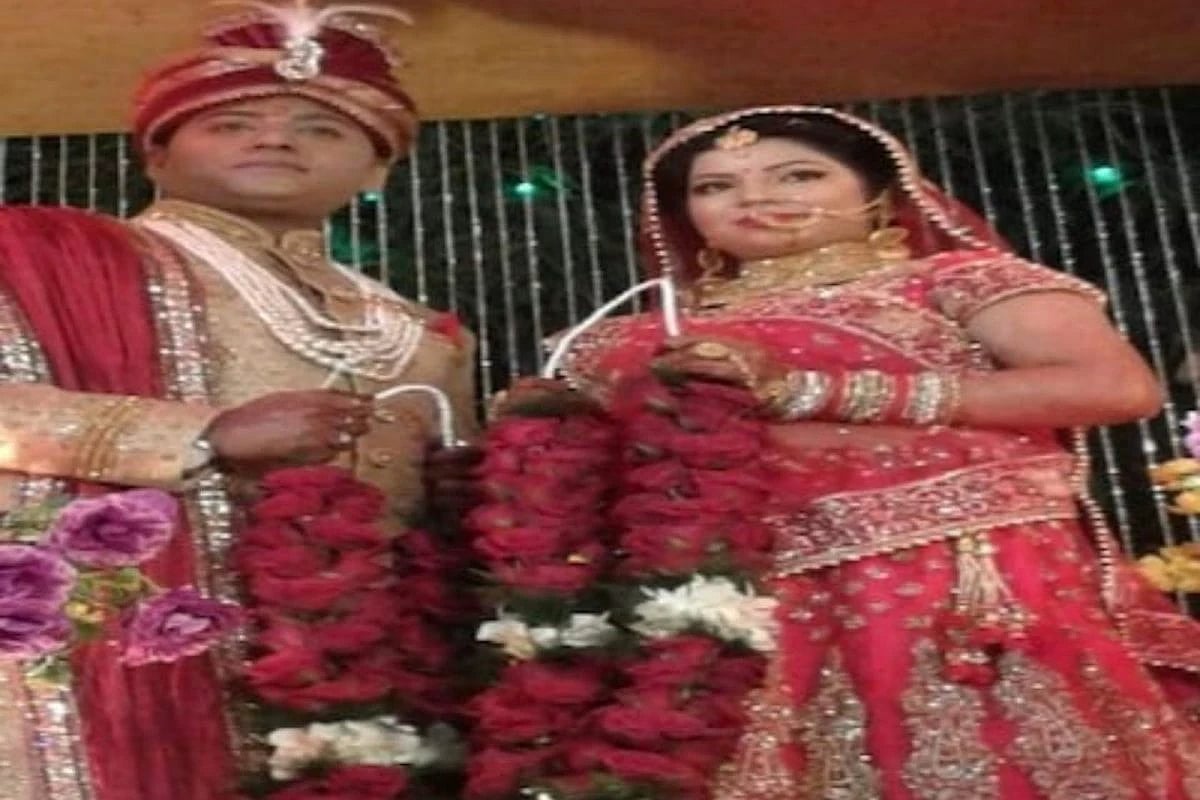 மனைவி தூக்குப் போடுவதை வேடிக்கையாக வீடியோ எடுத்த கணவர்.. தட்டி தூக்கிய போலிஸ்.. உ.பி-யில் பரபரப்பு !