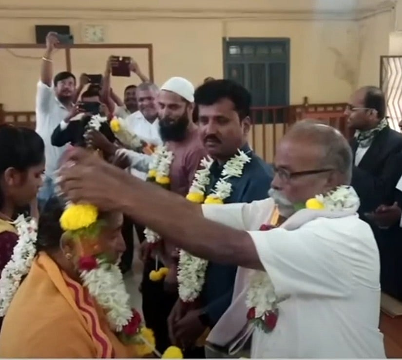 59 வயதில் விவாகரத்து.. 69 வயதில் திருமணம்.. -‘லோக் அதாலத்’ முறையால் மீண்டும் இணைந்த தம்பதி.. நெகிழ்ச்சி!