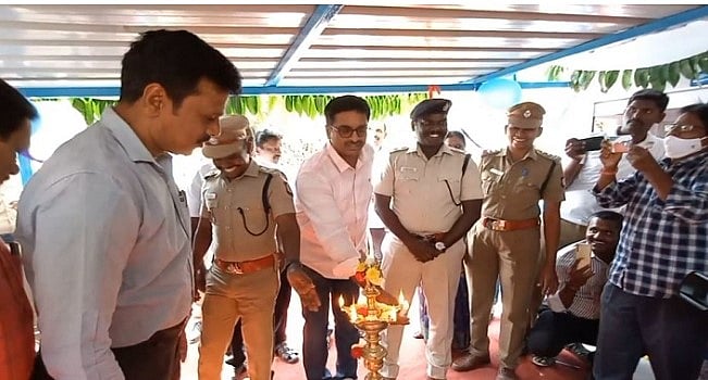 மனம் திருந்திய நக்சலைட் பெண்.. ஆவின் பாலகம் அமைத்து மறுவாழ்வு கொடுத்த மாவட்ட ஆட்சியர்!