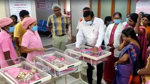 ஒரே பிரசவத்தில் பெற்ற 3 குழந்தைகளை கைவிட்ட பெற்றோர் : உடனடி நடவடிக்கை எடுத்த அதிகாரிகள் !