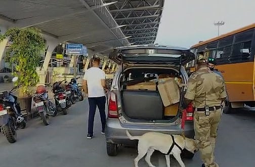 விமானம் வெடித்து சிதறும்... சென்னை விமான நிலையத்திற்கு இ-மெயிலில் வந்த வெடிகுண்டு மிரட்டல்!