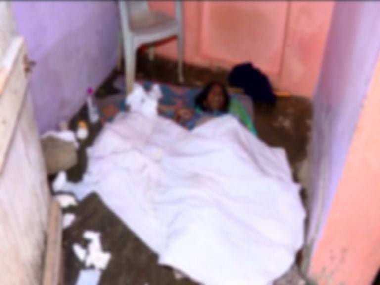 “கர்நாடகாவில் ஆதார் இல்லாததால் சிகிச்சை அளிக்க மறுப்பு” : கர்ப்பிணி பெண்ணும், இரட்டை குழந்தைகளும் பலி !