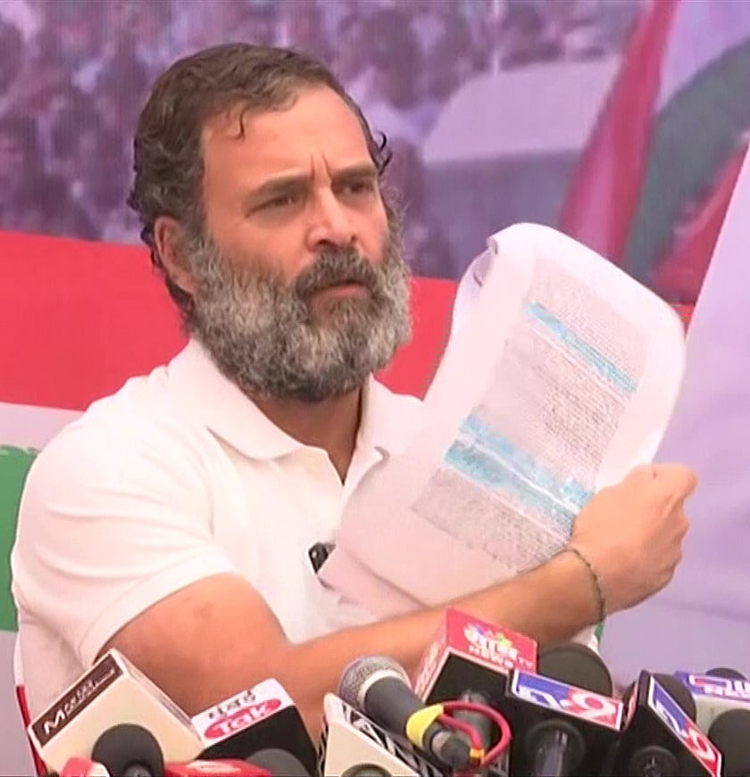 “ஆங்கிலேயர்களை கண்டு அஞ்சி, மன்னிப்பு கடிதம் எழுதி கொடுத்தவர் சாவர்க்கர்” : ராகுல் காந்தி MP அதிரடி !