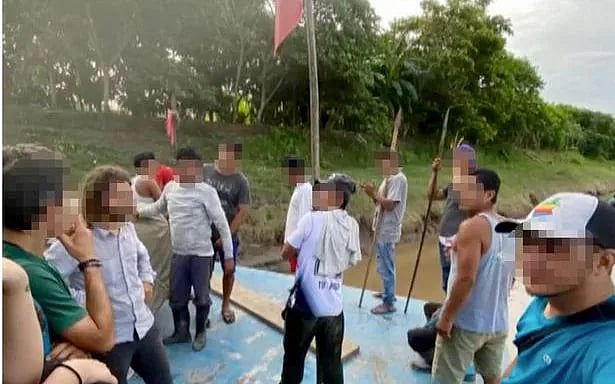 100 சுற்றுலாப்பயணிகளை கடத்திய அமேசான் பழங்குடிகள்.. வெளிவந்த அதிர்ச்சி காரணம்.. பதைபதைப்பில் பெரு!