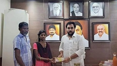 வறுமையில் வாடிய பெண்.. உடல்நிலை பாதித்த சிறுவனுக்கு துணை நின்ற அரசு - தி.மு.க MLA செய்த நெகிழ்ச்சி உதவி!