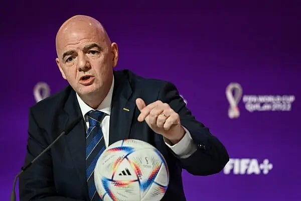 #FIFA2022 : 3 மணிநேரம் மது அருந்தாவிட்டால் இறந்துபோய் விடுவீர்களா ? - FIFA தலைவர் காட்டம் !