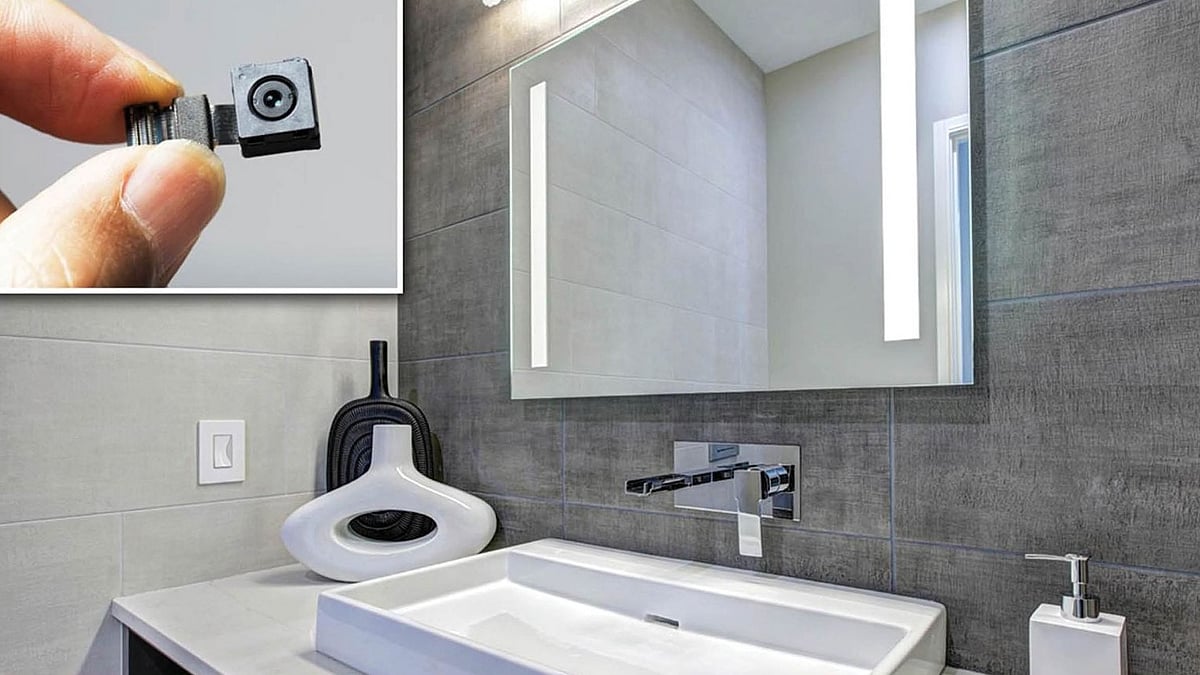 கல்லூரி கழிவறையில் ரகசிய கேமரா..  மாணவன் செல்போனில் 2000 ஆபாச வீடியோ: பெங்களூரில் நடந்த பகீர் சம்பவம்!