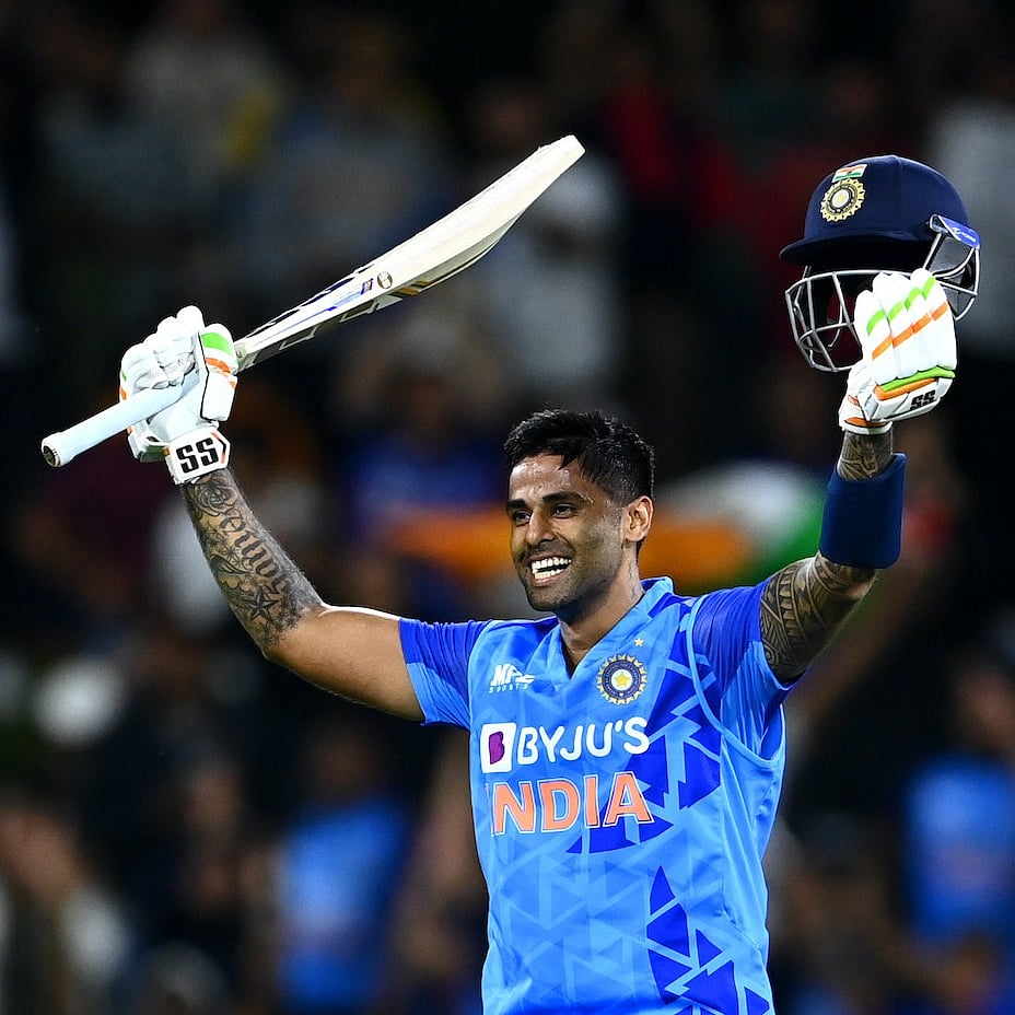 49 பந்துகளில் அதிரடி சதம்.. T20 போட்டிகளில் சூரியகுமார் படைத்த அரிய சாதனை.. பாராட்டித்தள்ளும் ரசிகர்கள் !