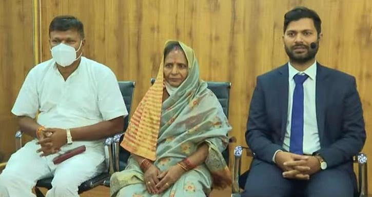 தந்தையை தாக்கிய போலிஸ்.. மகன் கொடுத்த பதிலடியால் பெருமிதம் கொண்ட பெற்றோர்.. பீகாரில் நெகிழ்ச்சி !