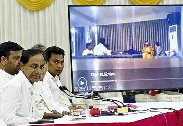 “இது உங்களுக்கு அசிங்கத்தை ஏற்படுத்தும்” : பா.ஜ.க-வின் கீழ்த்தர குதிரை பேர அரசியலை தோலுரித்த முரசொலி !