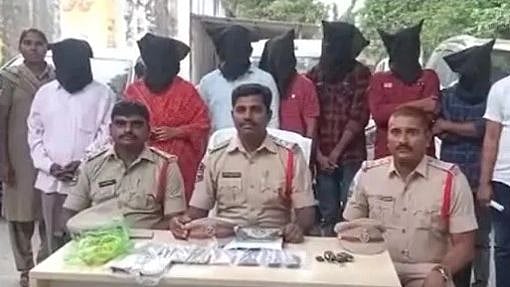 கூலிப்படையை ஏவி பெற்ற மகனை கொன்ற பெற்றோர்.. தெலங்கானாவில் நடந்த பகீர் சம்பவம்!