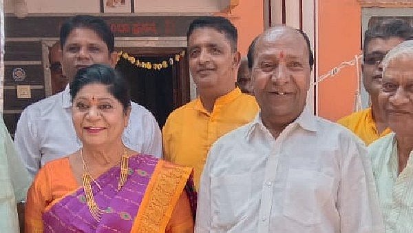 தாய் இறந்த 3 மாதத்தில் தந்தைக்கு பெரியம்மாவை திருமணம் செய்து வைத்த மகள்கள்.. கர்நாடகாவில் நெகிழ்ச்சி !