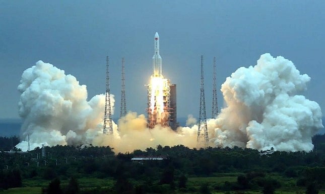 சீனாவால் பூமிக்கு ஆபத்து.. பதற்றத்தில் விஞ்ஞானிகள் : விண்வெளியில் நடப்பது என்ன?