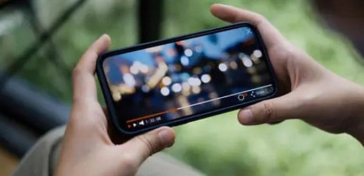 கல்லூரி கழிவறையில் ரகசிய கேமரா.. மாணவன் செல்போனில் 2000 ஆபாச வீடியோ: பெங்களூரில் நடந்த பகீர் சம்பவம்!