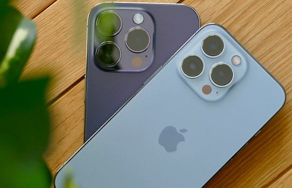 15 ஆண்டுகளுக்கு பிறகு ரூ. 32 லட்சத்திற்கு ஏலம் போன உலகின் முதல் iPhone.. அப்படி என்ன ஸ்பெஷல் அதில்?