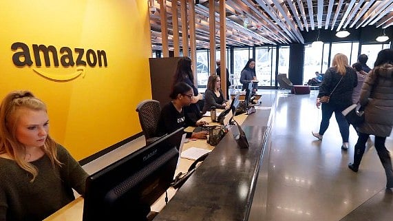 தொடர்ந்து நஷ்டம்.. ட்விட்டர், மெட்டா வரிசையில் தற்போது அமேசான்.. 10,000 பேருக்கு பறிபோகும் வேலை! 