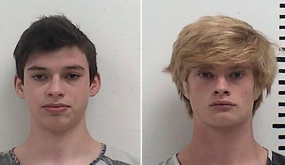 Mark குறைத்ததால் ஆத்திரம்..  வீட்டிற்கு சென்ற ஆசிரியரை கொலை செய்த சிறுவர்கள்: அமெரிக்காவில் அதிர்ச்சி!