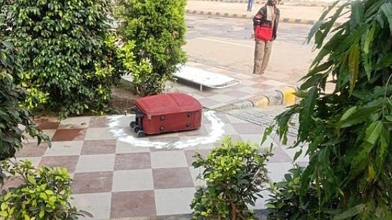 சிவப்பு நிற சூட்கேஸில் இருந்த சடலம்.. அலறியடித்து ஓடிய பயணிகள்: பஞ்சாப் ரயில் நிலையத்தில் நடந்தது என்ன?