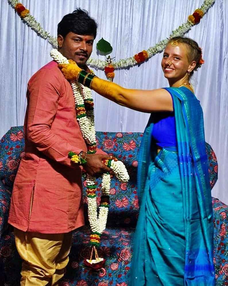 ஆட்டோ டிரைவரை மணந்த பெல்ஜியம் பெண்.. 4 ஆண்டுகளுக்கு முன் சுற்றுலா வந்தபோது மலர்ந்த காதலால் நெகிழ்ச்சி !