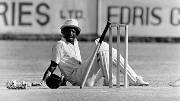 குடிப்பழக்கத்தால் வாழ்நாள் தடை..மேற்கிந்திய தீவுகள் அணியின் முன்னாள் வீரர் காலமானார் !