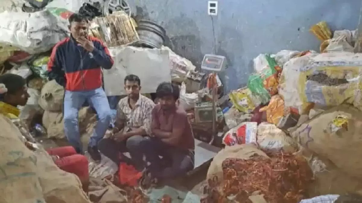 டேய்.. எப்புட்றா..!  ரயில் எஞ்சினையே பார்ட் பார்ட்டாக கழற்றி ஆட்டையை போட்ட கும்பல்:  பீகாரில் பகீர்!