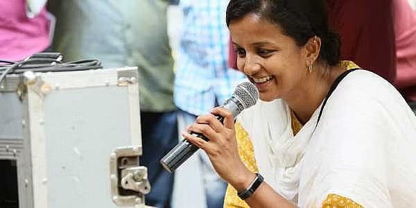 "10 வருடங்களுக்கு பிறகும் அதே தான்.." - உதயநிதிக்கு Option கொடுத்த கிருத்திகா.. கலகல ட்வீட் VIRAL !