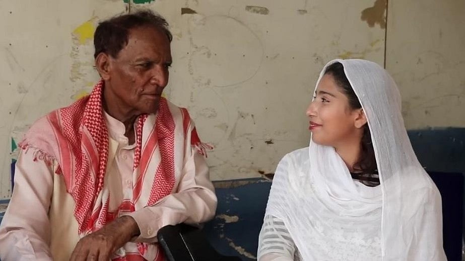 காதலுக்கு வயது தெரியாது.. 19 வயது இளம் பெண்ணை திருமணம் செய்த 70 வயது முதியவர்!