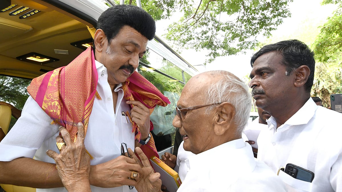 100 வயதைக் கடந்த முதலமைச்சரின் தாய் மாமா : நெகிழ்ச்சியாய் வாழ்த்திப் பதிவிட்ட முதலமைச்சர் மு.க.ஸ்டாலின் !